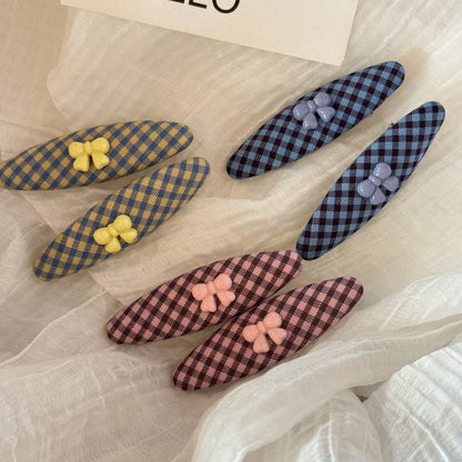 布面格紋蝴蝶結髮夾－細節特寫1｜https://igowo.tw/