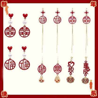 紅色銀針愛心鏤空耳環－第二視角實拍｜https://igowo.tw/