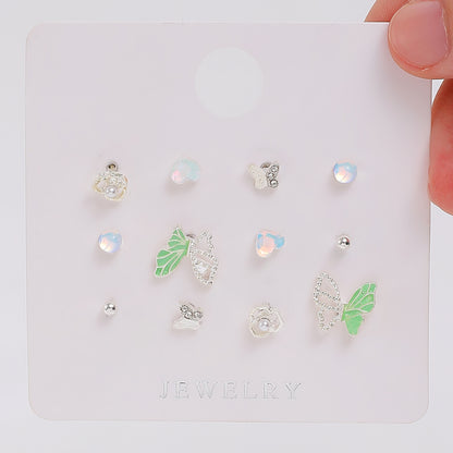 粉色蝴蝶耳釘