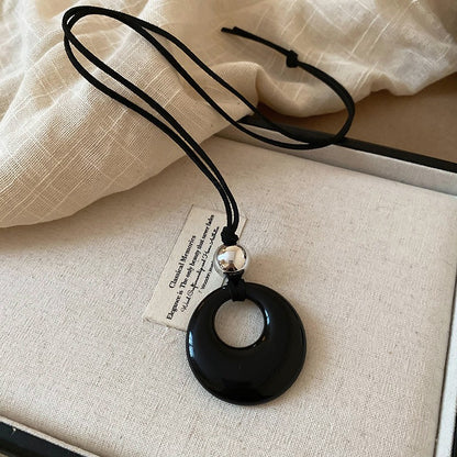 皮革流蘇墜飾項鍊－26#項鍊-銀色-橢圓鏈條款細節｜https://igowo.tw/