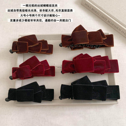絨面蝴蝶結一字髮夾－商品主圖｜https://igowo.tw/