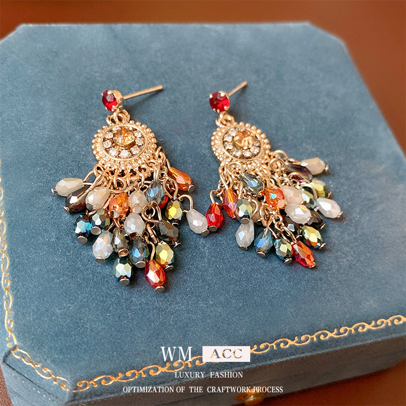 水晶銀針花朵流蘇耳墜－細節特寫1｜https://igowo.tw/