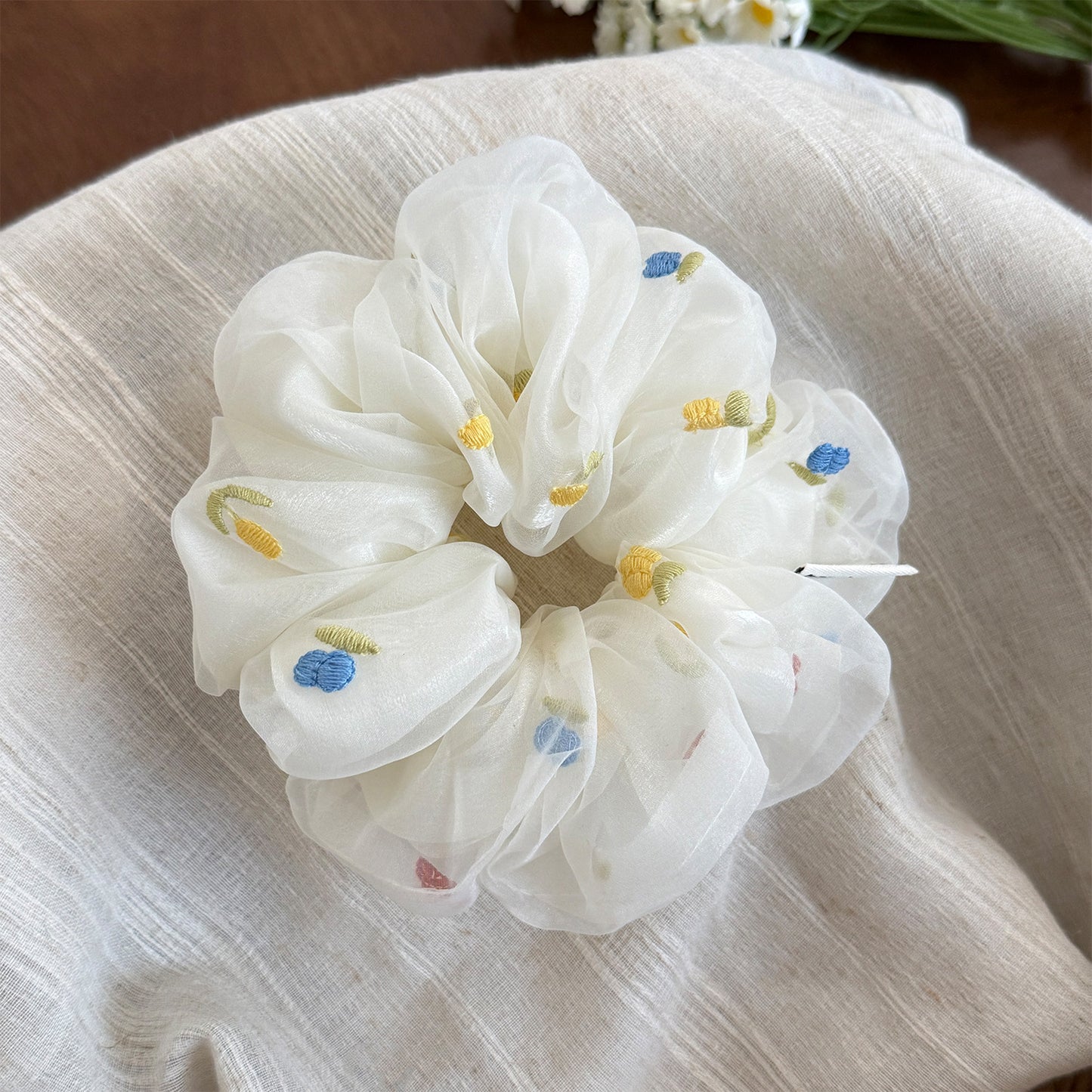 網紗大腸圈刺繡髮圈－商品主圖｜https://igowo.tw/