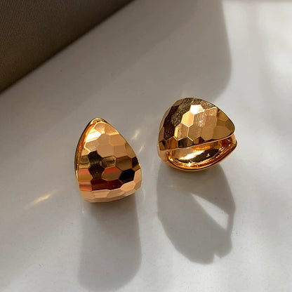 金色U形水滴立體耳扣