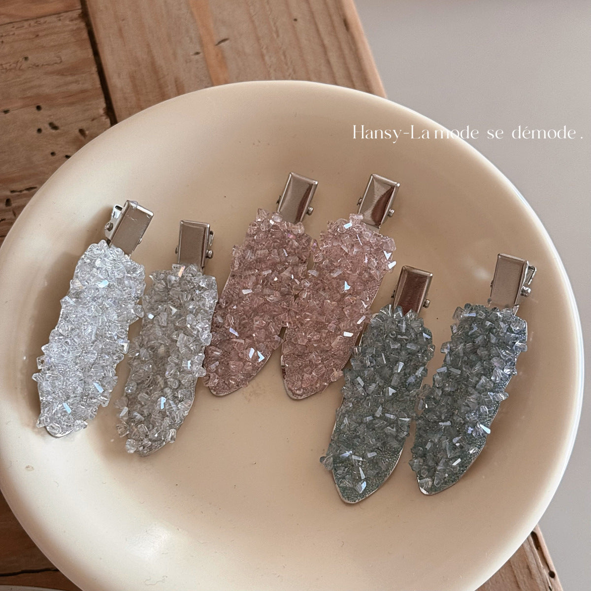 水晶鋯石髮夾－商品主圖｜https://igowo.tw/