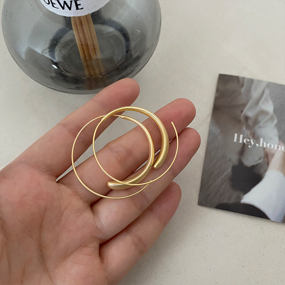 金屬素圈復古簡約耳環－細節特寫2｜https://igowo.tw/