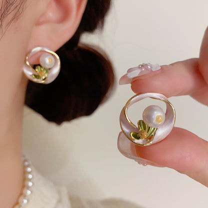 S925珍珠花朵不規則耳環－商品主圖｜https://igowo.tw/