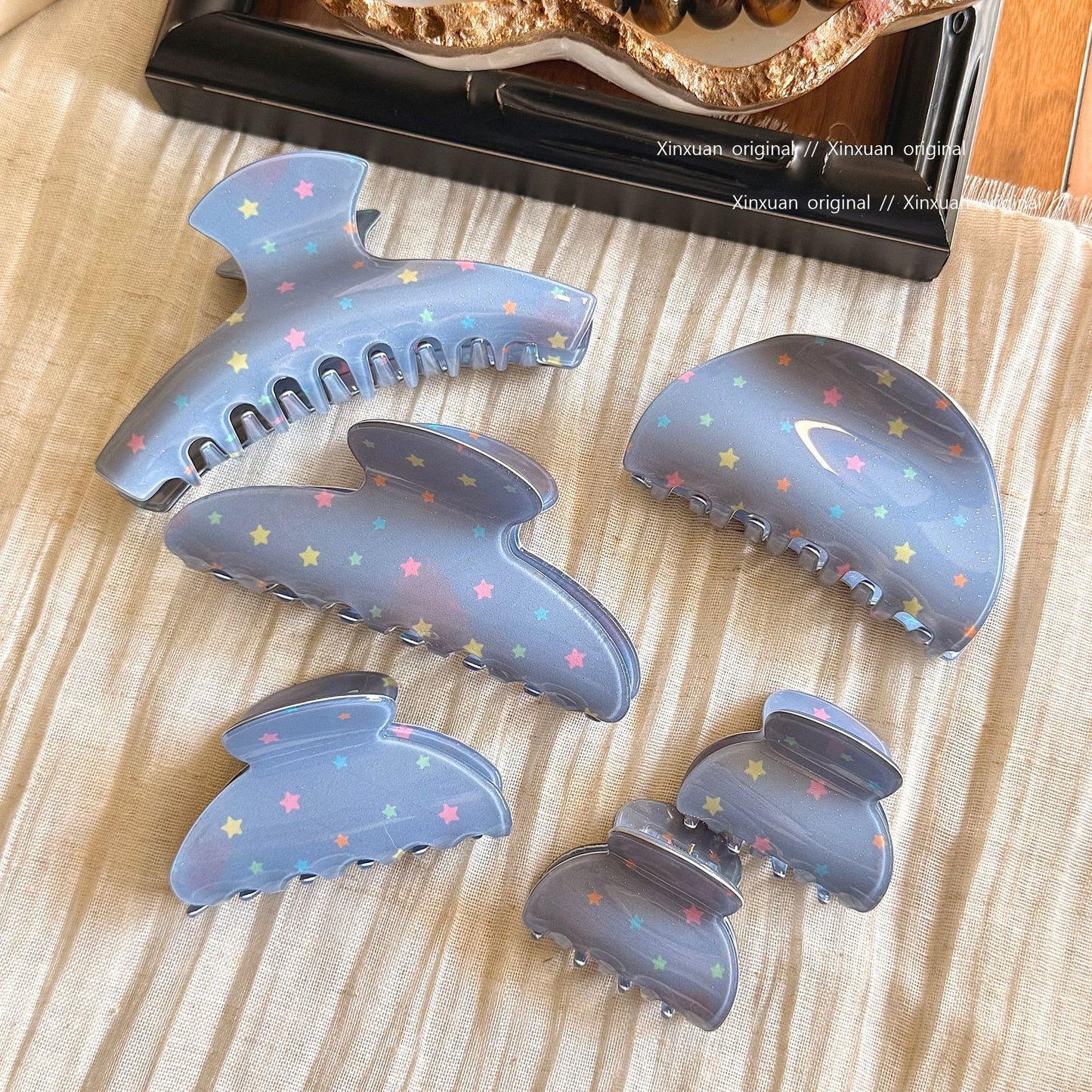 藍色星星鯊魚夾－半圓款細節｜https://igowo.tw/