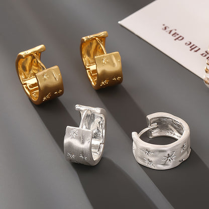 星星圓圈拉絲簡約耳環－商品主圖｜https://igowo.tw/
