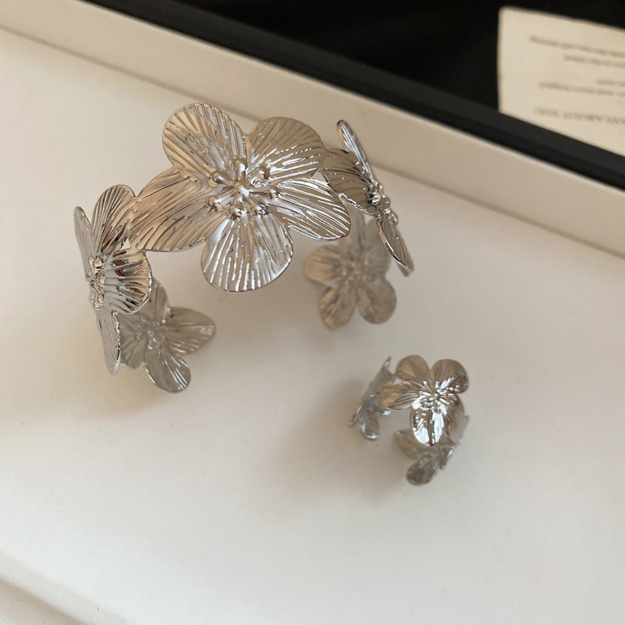 金屬花朵戒指套組－22#手鐲-金色款細節20｜https://igowo.tw/