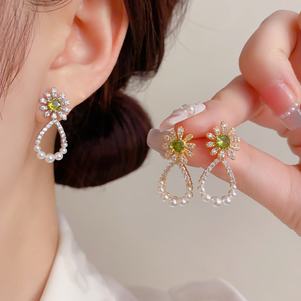 珍珠鋯石花朵水滴耳墜－第二視角實拍｜https://igowo.tw/
