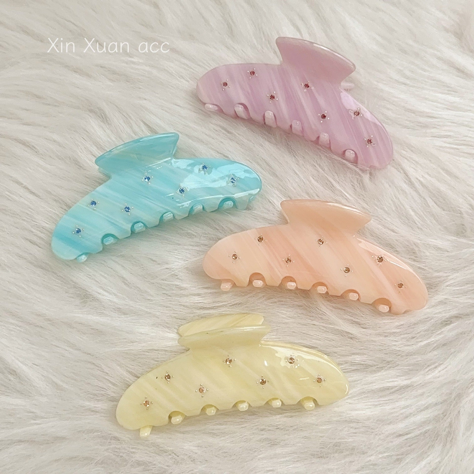 醋酸板材復古鯊魚夾－橙色款實拍｜https://igowo.tw/