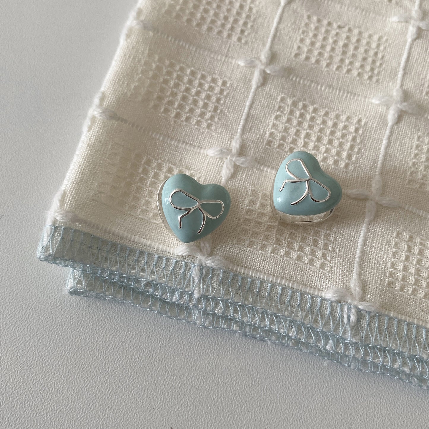 琺瑯蝴蝶結簡約耳環
