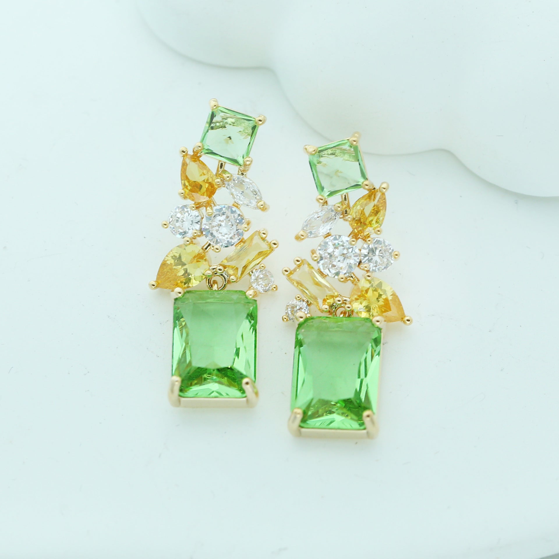 S925鋯石花朵耳環－商品主圖｜https://igowo.tw/