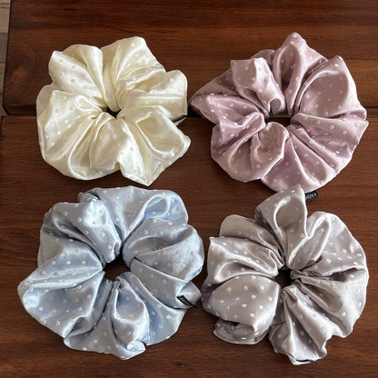 絨面波點大腸圈髮圈－商品主圖｜https://igowo.tw/