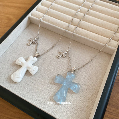 樹脂十字項鍊－項鍊-銀色-藍色款實拍｜https://igowo.tw/