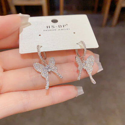 鋯石蝴蝶微鑲耳扣－第二視角實拍｜https://igowo.tw/
