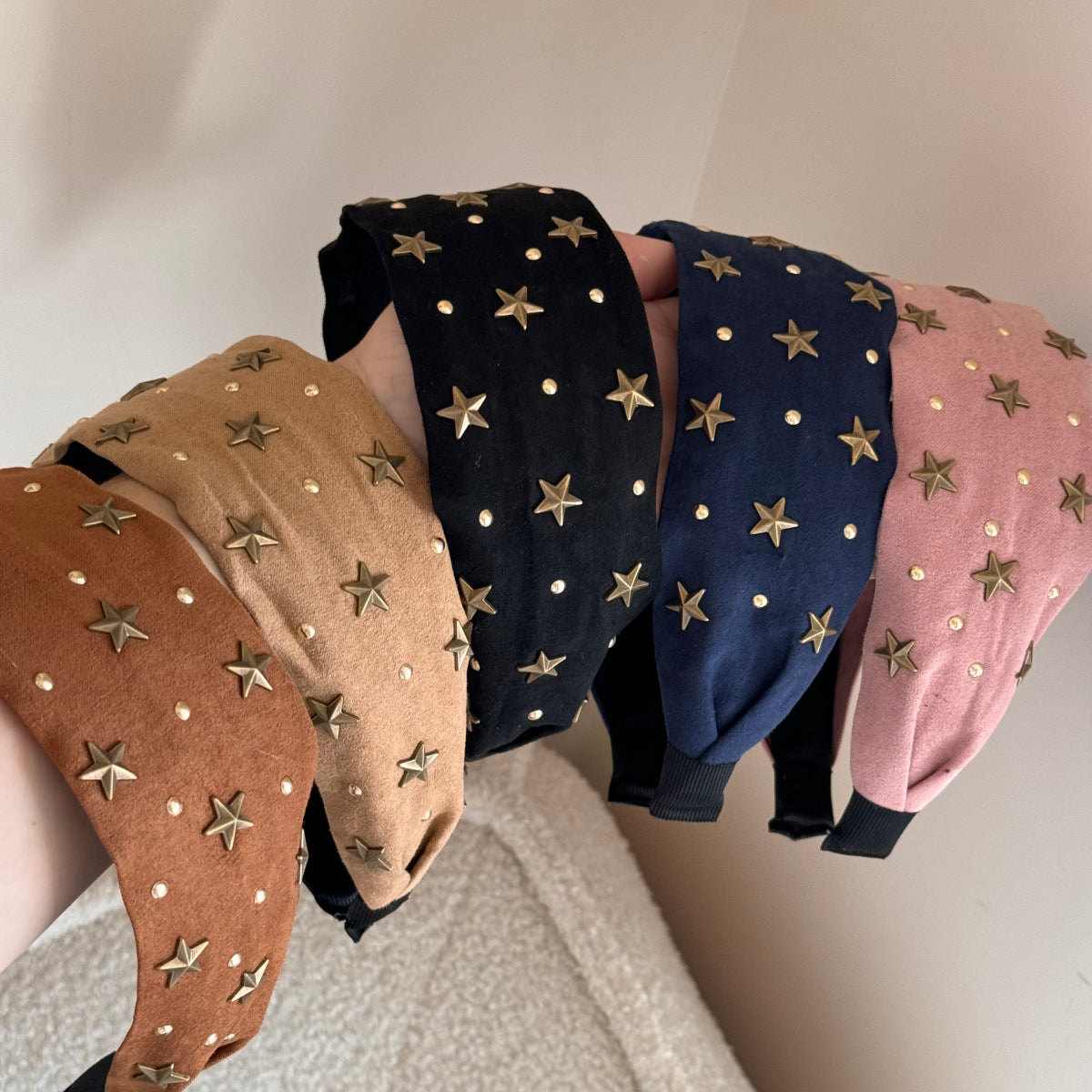 布面星星寬版簡約髮箍－細節特寫1｜https://igowo.tw/