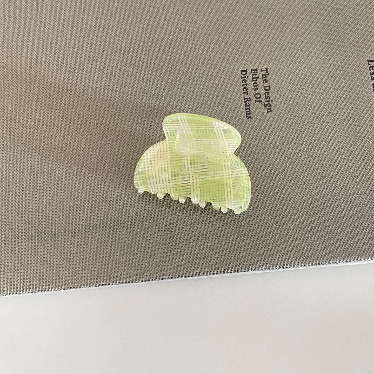 藍色格紋簡約鯊魚夾
