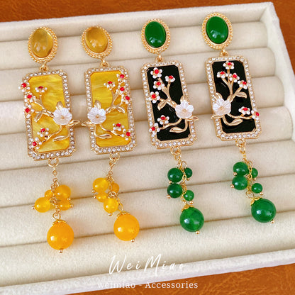 樹脂銀針花朵鑲鑽耳釘－商品主圖｜https://igowo.tw/