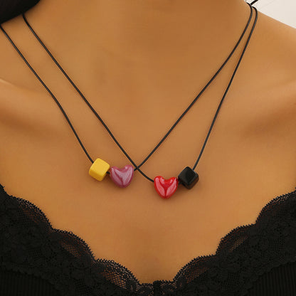陶瓷愛心方形墜飾項鍊－第二視角實拍｜https://igowo.tw/