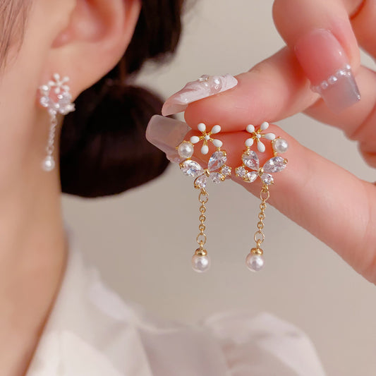 鋯石蝴蝶花朵流蘇耳墜－商品主圖｜https://igowo.tw/