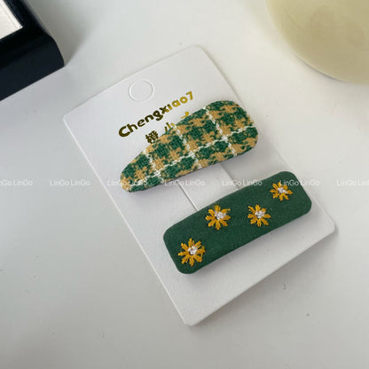 綠色碎花花朵刺繡髮夾－刺繡花朵水滴款細節｜https://igowo.tw/
