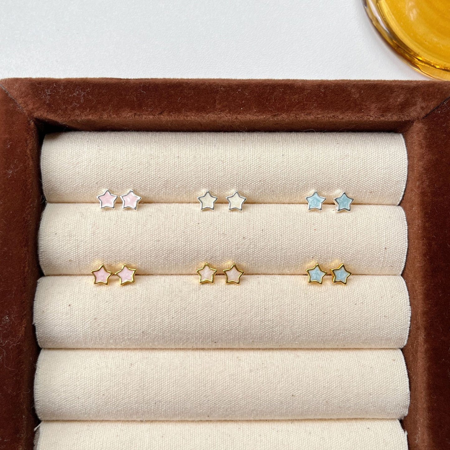 彩色星星小巧簡約耳釘－商品主圖｜https://igowo.tw/