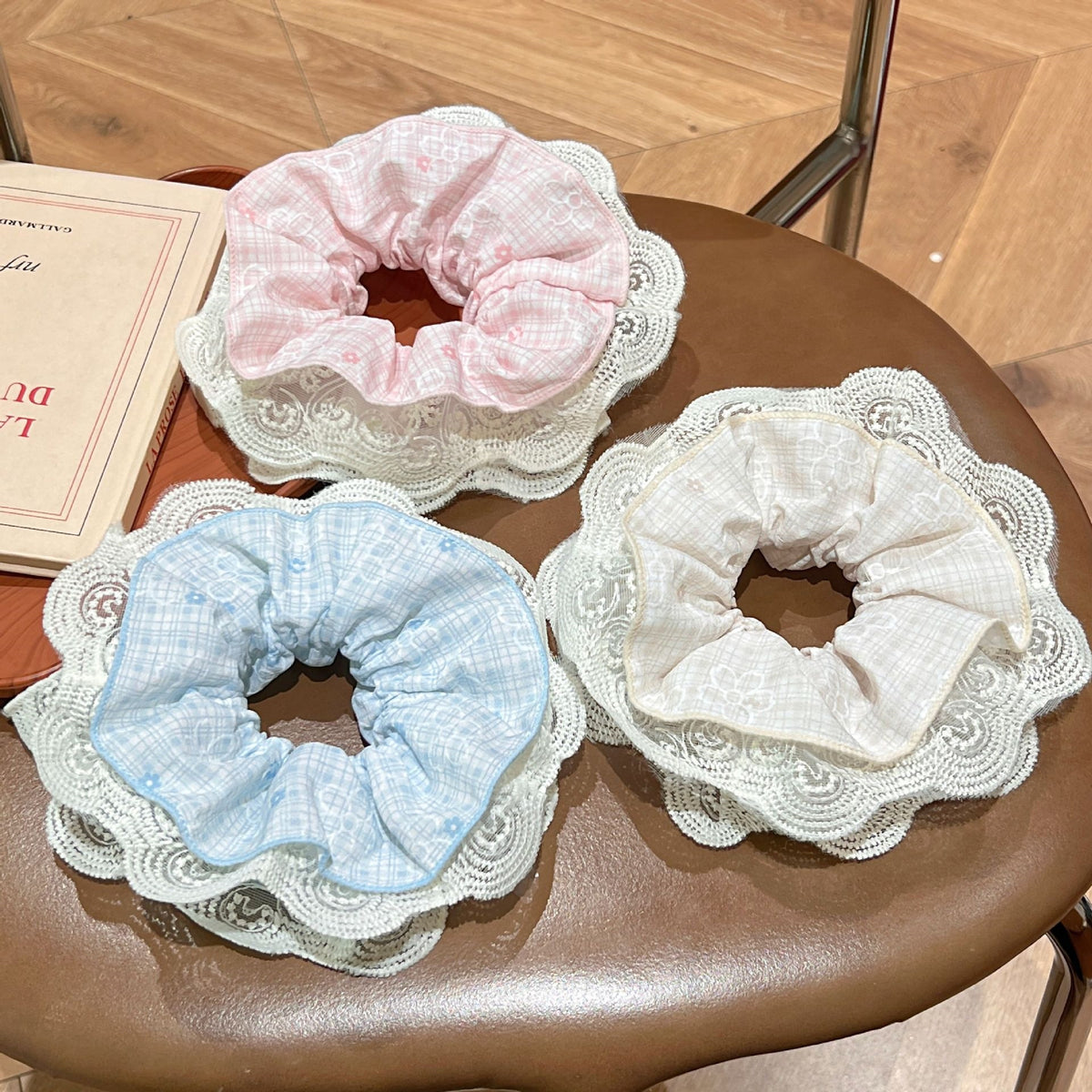 蕾絲大腸圈甜點髮圈－商品主圖｜https://igowo.tw/