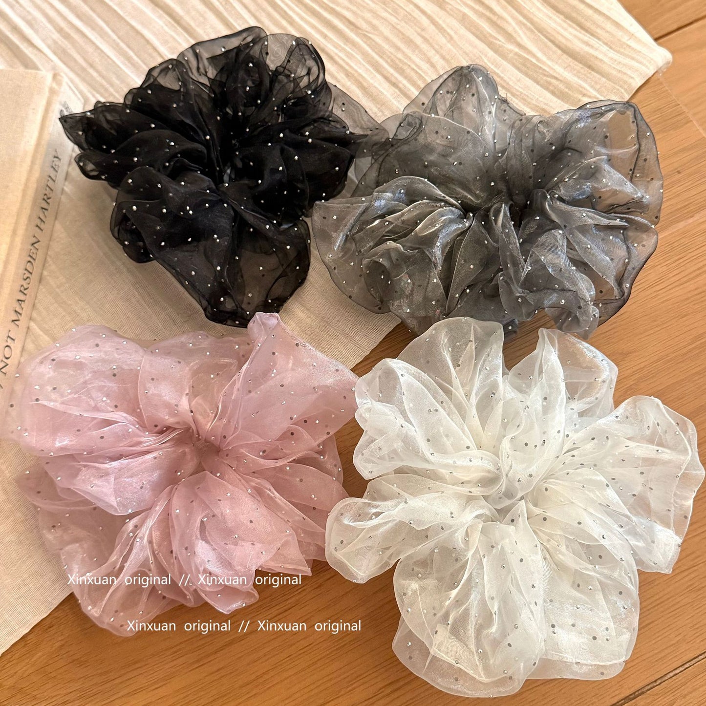 網紗大腸圈鑲鑽髮圈－商品主圖｜https://igowo.tw/