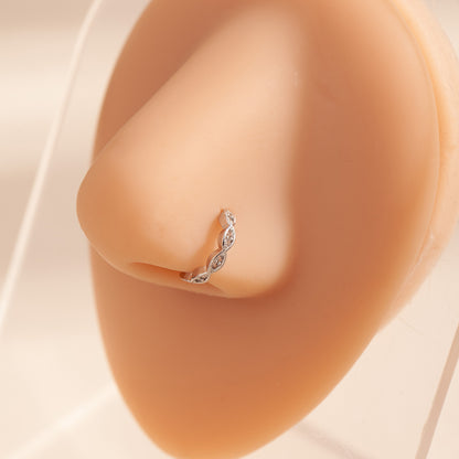 銀色蝴蝶皇冠鑲鑽飾品－細節特寫1｜https://igowo.tw/