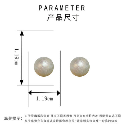圓形簡約耳釘－細節特寫6｜https://igowo.tw/