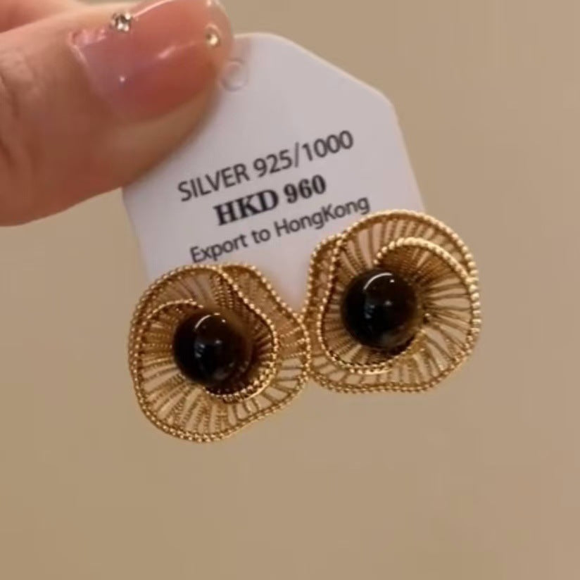 虎眼石花朵鏤空耳釘－商品主圖｜https://igowo.tw/