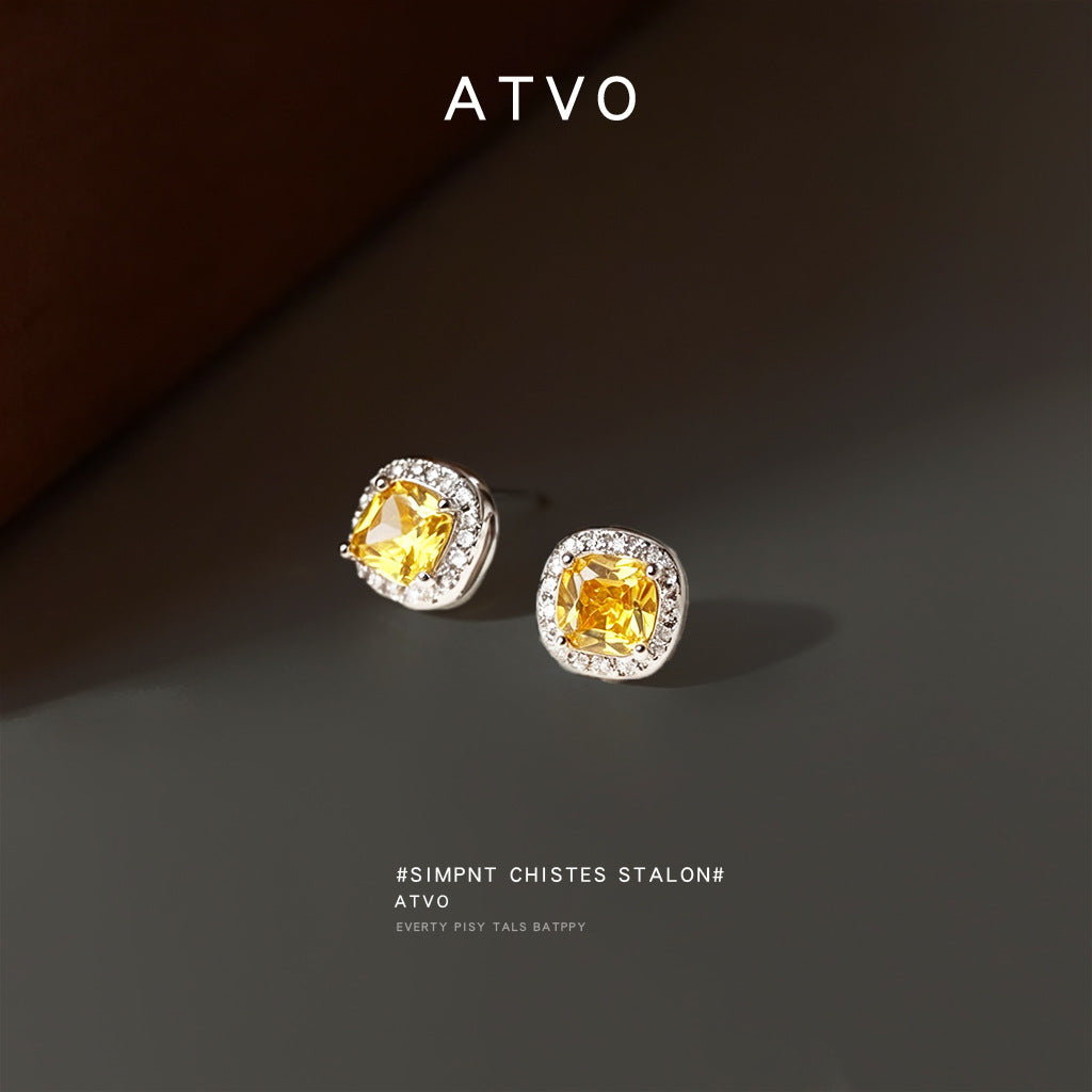 水晶鋯石方形簡約耳釘－商品主圖｜https://igowo.tw/