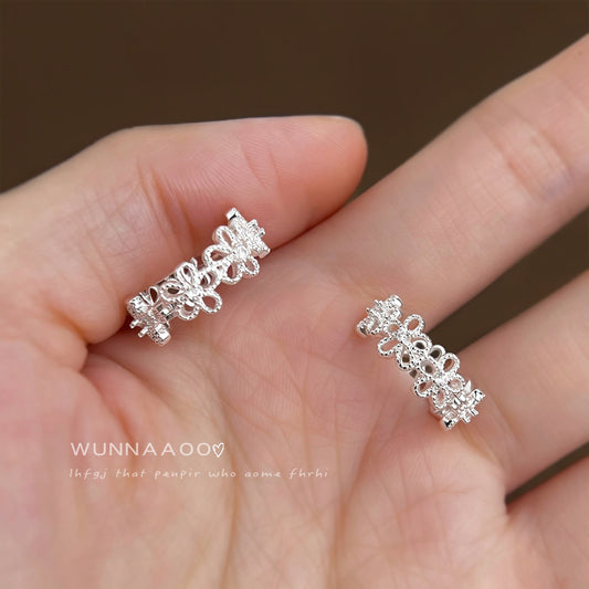 鋯石花朵圓形鏤空耳環－商品主圖｜https://igowo.tw/