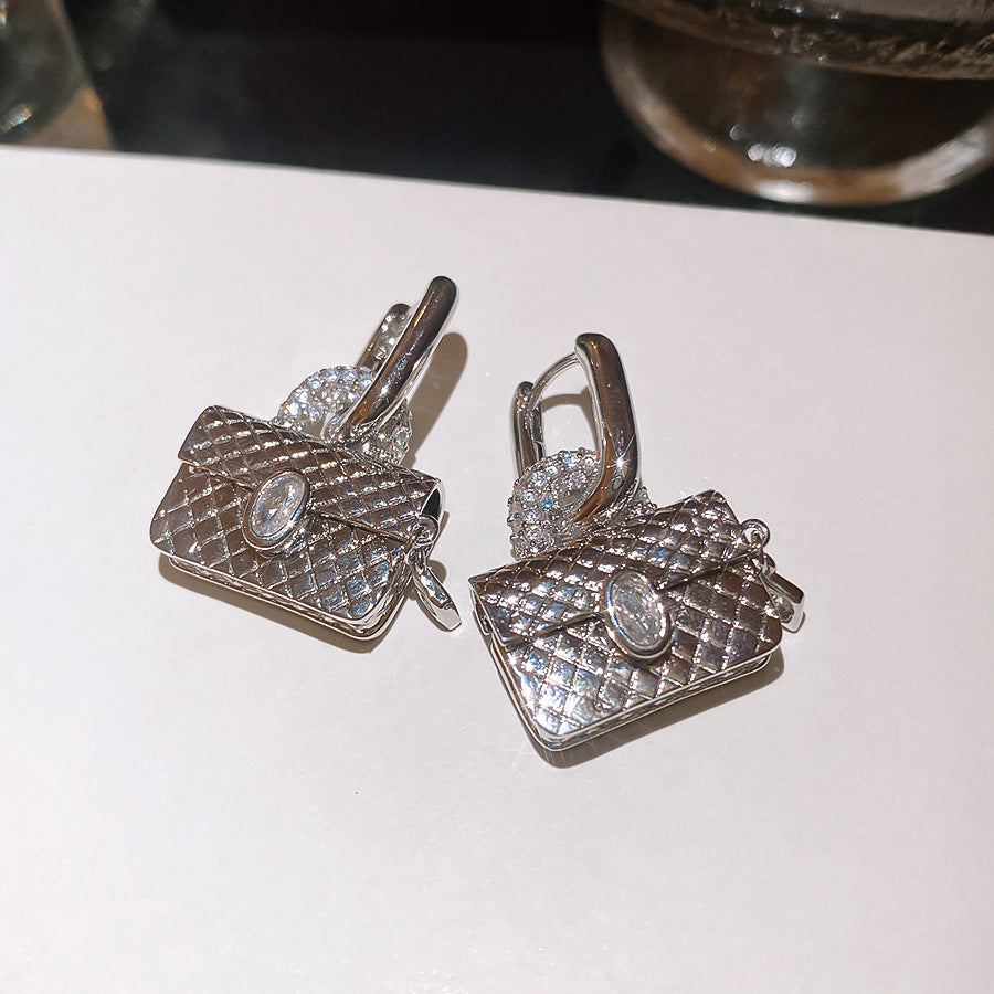 金色鋯石橢圓垂墜耳環
