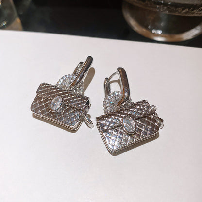 金色鋯石橢圓垂墜耳環