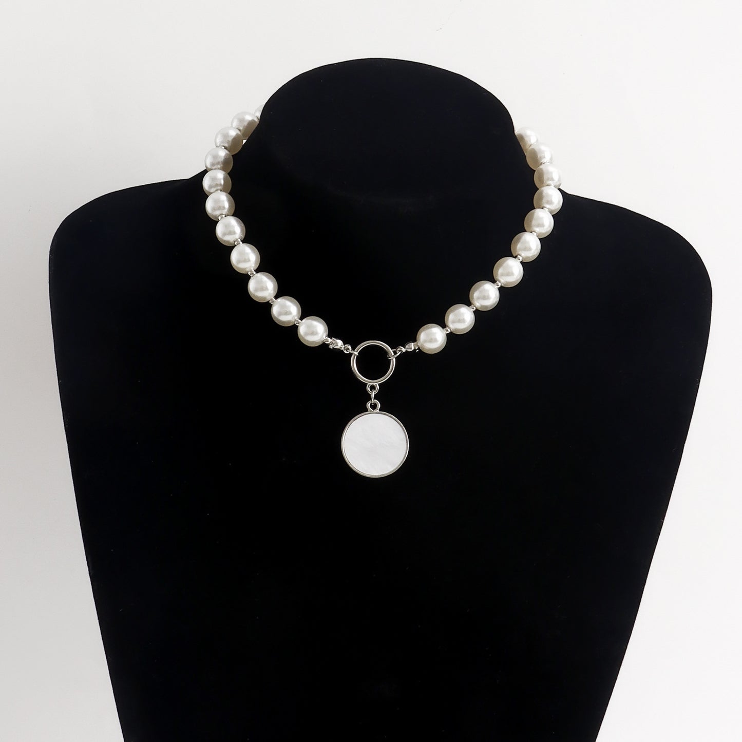 貝母串珠圓形墜飾項鍊