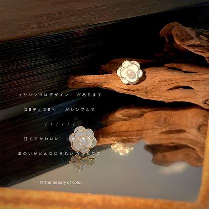 銀針山茶花簡約耳釘－商品主圖｜https://igowo.tw/