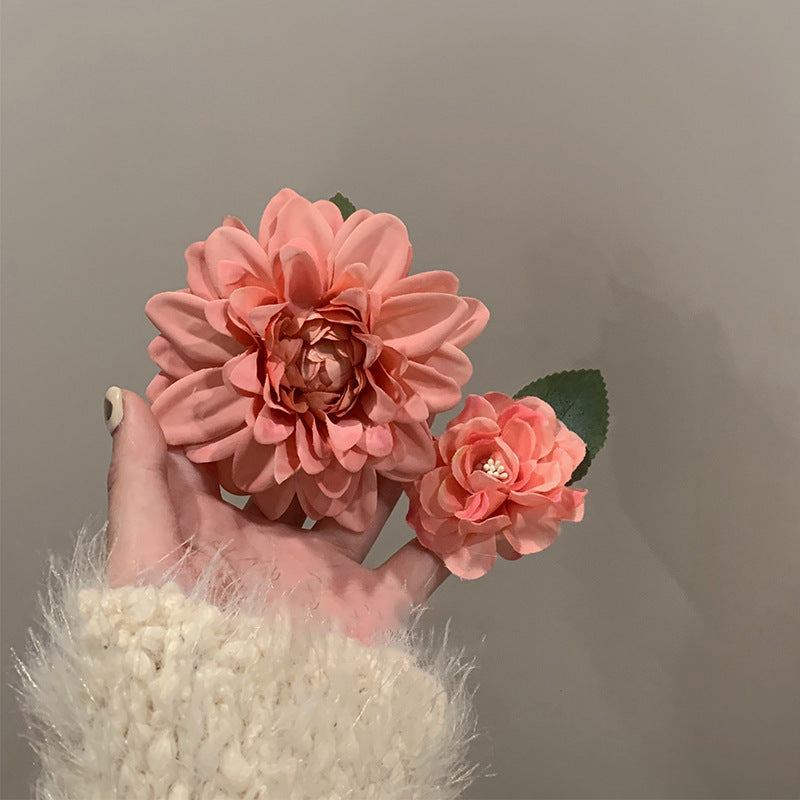 山茶花復古鯊魚夾－小號款實拍｜https://igowo.tw/