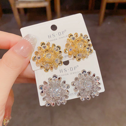 金屬花朵鑲鑽復古耳釘－商品主圖｜https://igowo.tw/