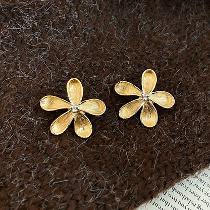 金屬樹葉花朵立體耳釘－9#銀針-銀色款細節4｜https://igowo.tw/