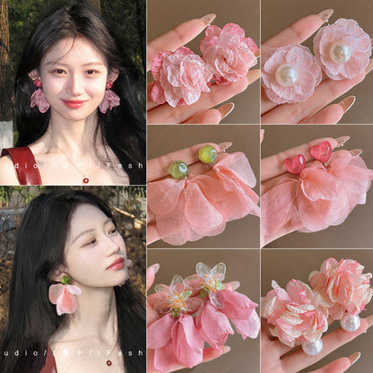 珍珠布面花朵流蘇耳釘－商品主圖｜https://igowo.tw/