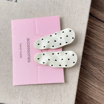 金屬波點髮夾－細節特寫9｜https://igowo.tw/