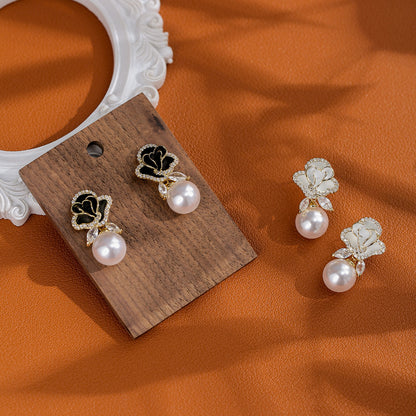 S925珍珠山茶花垂墜耳釘－商品主圖｜https://igowo.tw/