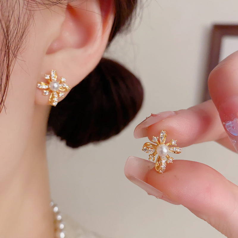 S925鋯石花朵簡約耳釘－第二視角實拍｜https://igowo.tw/