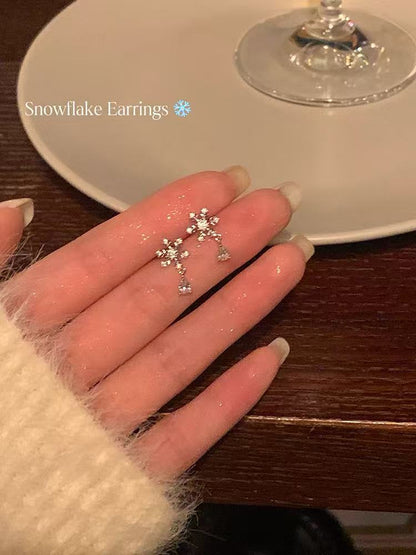 銀針鋯石雪花珍珠耳釘圣誕優雅小眾氣質百搭耳環輕奢高級感耳飾女