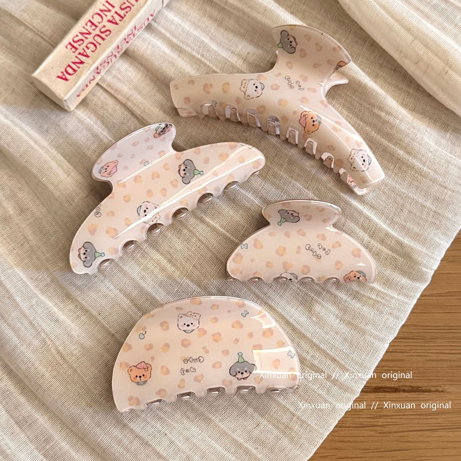小狗卡通鯊魚夾－商品主圖｜https://igowo.tw/