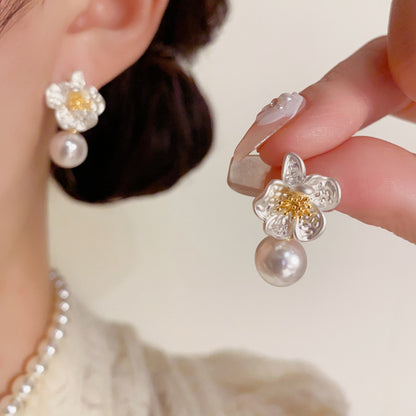 珍珠金屬花朵簡約耳墜－商品主圖｜https://igowo.tw/