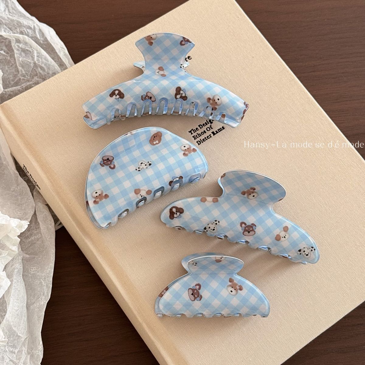 藍色格紋小狗鯊魚夾－商品主圖｜https://igowo.tw/